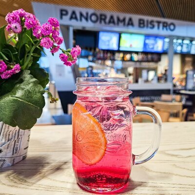 Panorama sooda! <b>Panorama sooda!</b><br>Kun mielesi tekee jotain raikasta ja kuplivaa. Makuvaihtoehtoja on useita ja juoma soveltuu erinomaisesti myös perheen pienimmille.