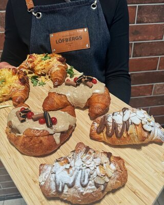 Oletko vielä maistanut ihanaa laku-tuorejuusto croissantia, herkullista manteli-croissantia tai suussa sulavaa Croc monsieur kinkku-juusto croissantia? <b>Oletko vielä maistanut ihanaa laku-tuorejuusto croissantia, herkullista manteli-croissantia tai suussa sulavaa Croc monsieur kinkku-juusto croissantia?</b>